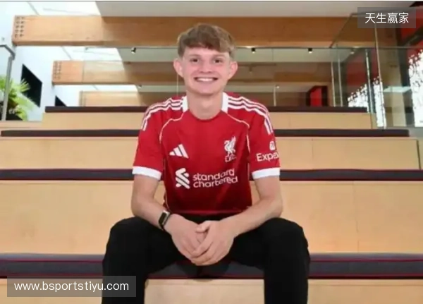 记者:利物浦球探已经多次考察雷恩后卫雅凯,管理层很欣赏他 记者:利物浦球探已经多次考察雷恩后卫雅凯,管理层很欣赏他
