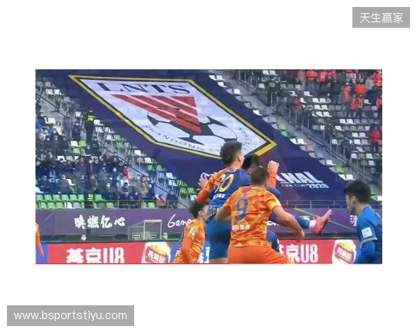 博主：国安下午集结韩佳奇现身，个别球员已从基地搬走私人物品