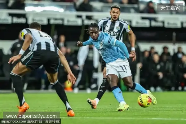 英超赛季五快球:埃基蒂克居首,佳夫、福登、姆伯莫在列 英超赛季五快球:埃基蒂克居首,佳夫、福登、姆伯莫在列