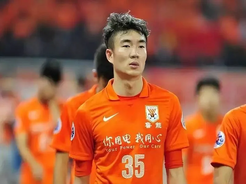 红星新闻:被戴琳拖欠救命钱的球迷在ICU,一天的费用至少要3万