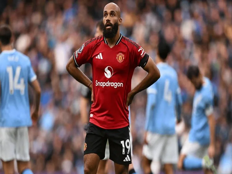 TA：拉爵曾希望曼联进行“曼城化”，但目前他们依然迷茫